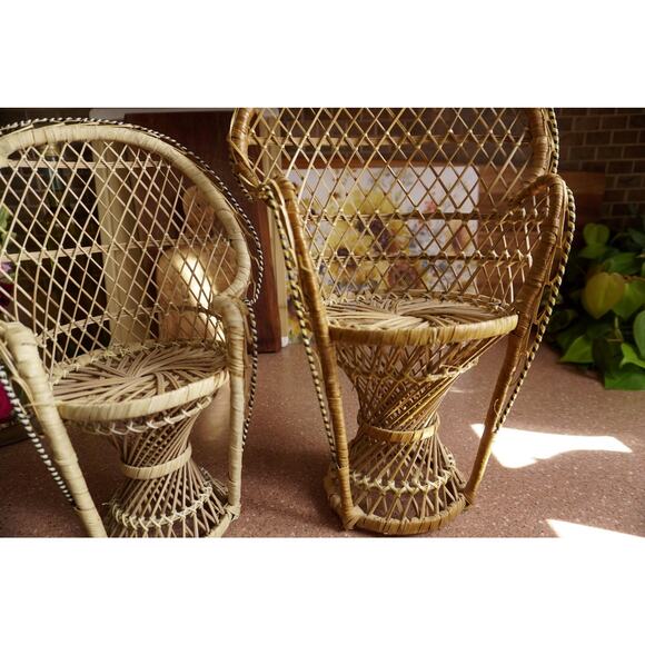 Vintage Wicker Peacock Plant Stand/ Doll Chair - Small - Picture 6 of 7